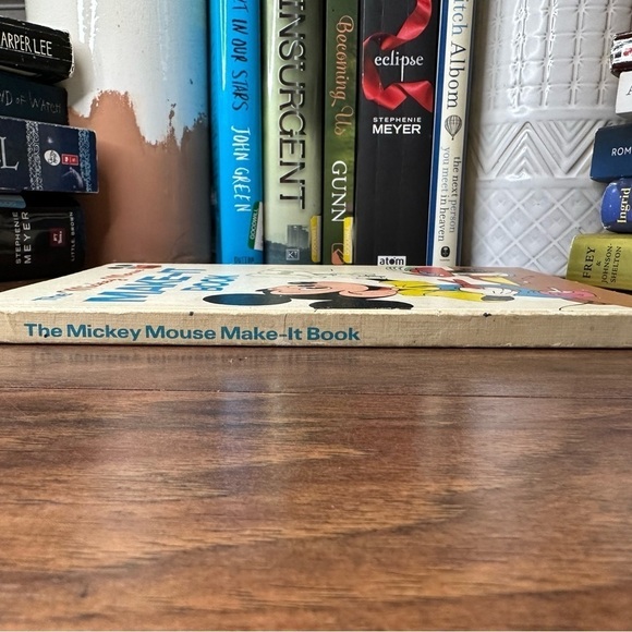 The Mickey Mouse Make-It Book - Picture 3 of 7